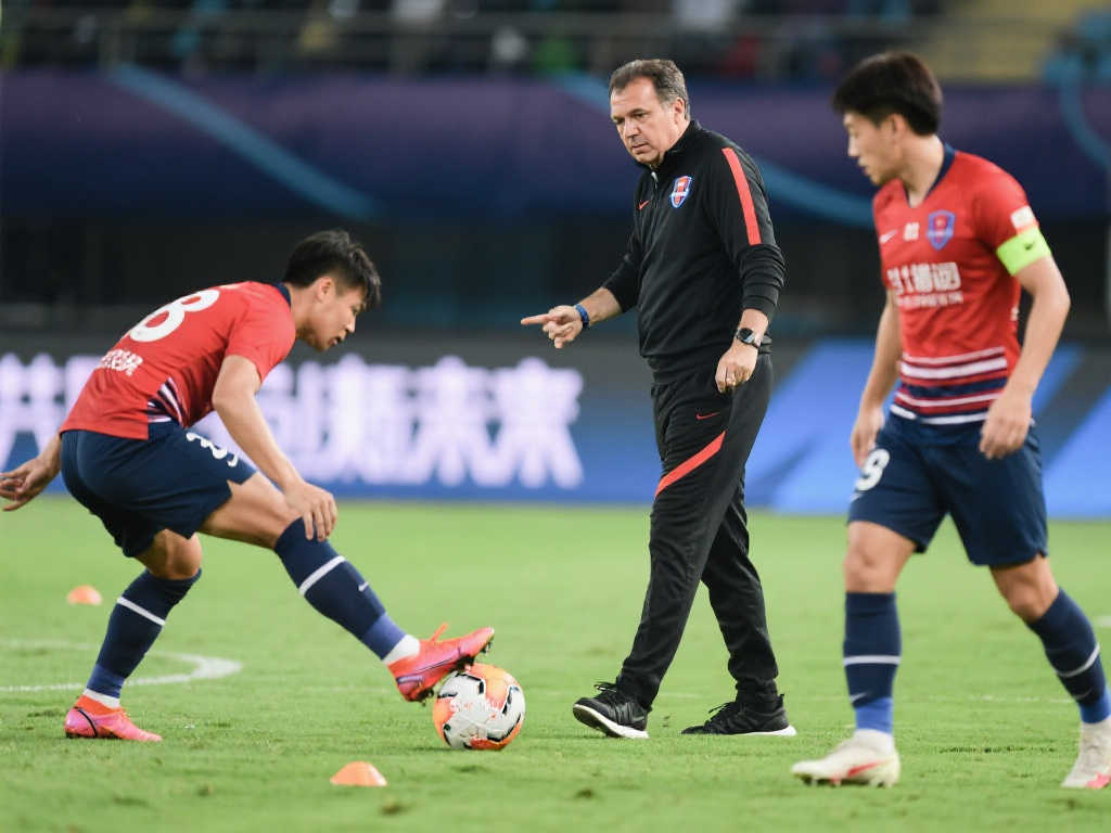 巴西临时主帅:输球与内马尔维尼缺阵无关,面对阿根廷需及时纠错